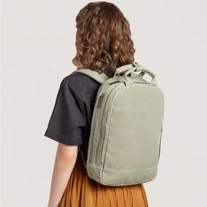 Day Owl Slim Backpack, olive green